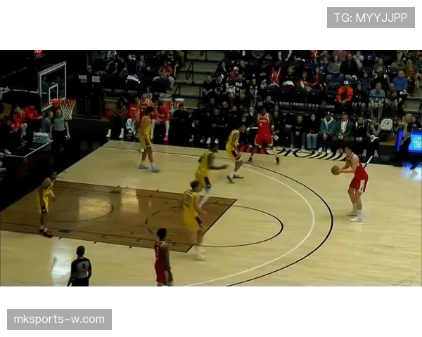 朱·霍勒迪挡拆创造得分机会显著提升球队节奏对比联盟平均效率更胜一筹