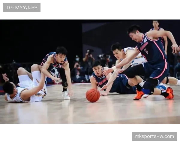 身体冲撞判罚要点：裁判如何区分合法争抢与犯规